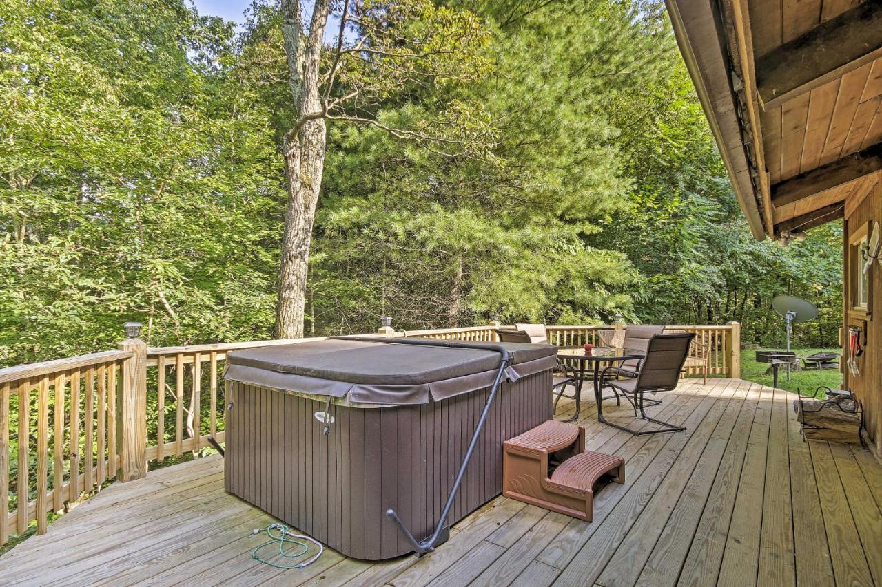 Secluded Stanardsville Cabin With 10 Acres And Hot Tub Екстер'єр фото
